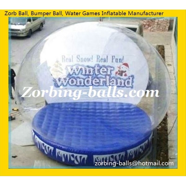 31 Inflatable Christmas Snow Globe